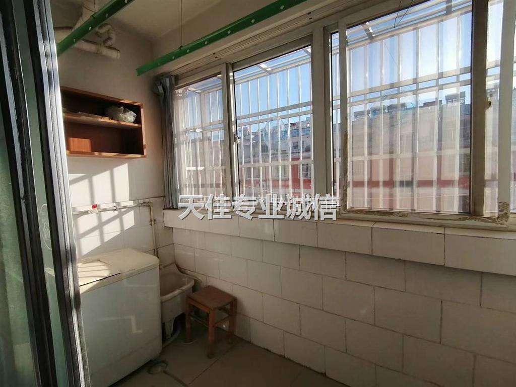 阳光嘉苑5楼简装，三室两厅两卫113平＋11平储藏室仅售31万_鄄城天佳房产